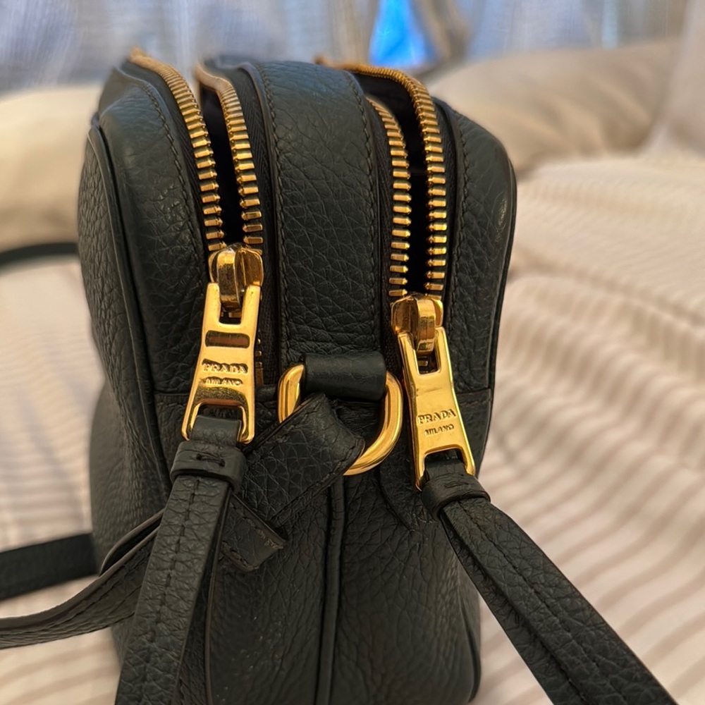 Prada Vitello Daino Leather Double Zip Camera Bag Crossbody Emerald Green - Picture 8 of 8